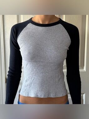 Brandy Melville Black & Gray Ribbed Raglan Long Sleeve Top